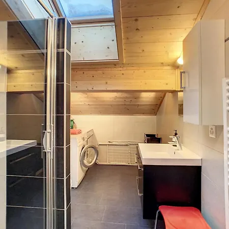 Asters 8 فيربير